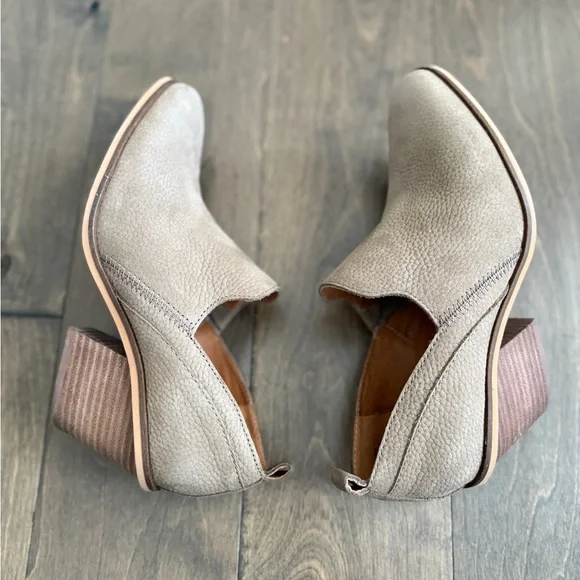 LUCKY BRAND Women's Ankle Boots Size 7 Beige Suede - Picture 4 of 9